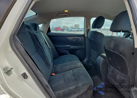 2015 Nissan Altima 2.5 из США, поврежденный, VIN 1N4AL3AP8FC230455